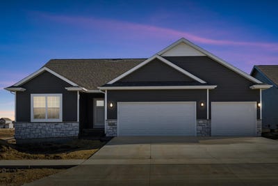 /international/us/2813-amber-valley-road-cedar-falls-ia-110108240156/