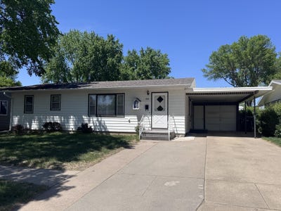 /international/us/606-e-15th-street-yankton-sd-110108030490/