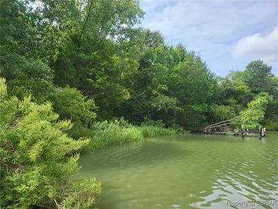 /international/us/201-walters-ln-yorktown-va-110100977551/