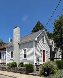 /international/us/32-mcallister-street-newport-ri-110102192170/