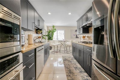 /international/us/18730-hatteras-street-tarzana-ca-110101314790/