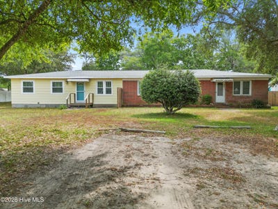 /international/us/404-norton-street-oak-island-nc-110107711459/