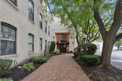 /international/us/54-w-cherry-st-rahway-city-nj-110119493364/