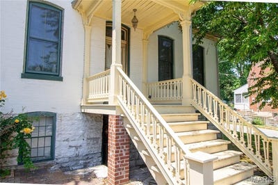 /international/us/929-n-3rd-street-st-charles-mo-110107802924/