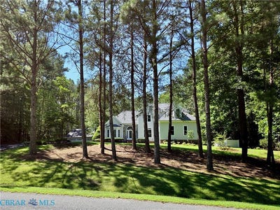 /international/us/1277-riverwood-drive-lancaster-va-110119404583/