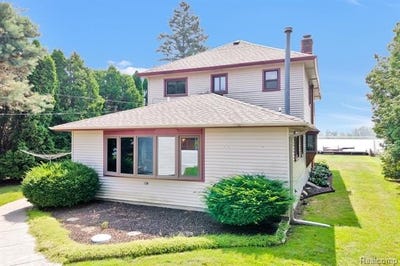 /international/us/429-edgewater-drive-algonac-mi-110100987017/