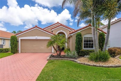 /international/us/6948-se-twin-oaks-circle-stuart-fl-110108357603/