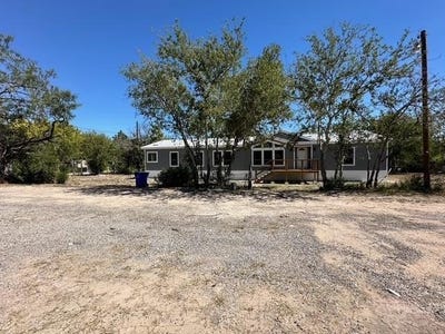 /international/us/314-w-first-st-camp-wood-tx-110106587681/