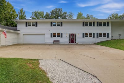 /international/us/11967-n-15th-ave-chippewa-falls-wi-110119790264/