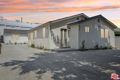 /international/us/8779-s-hobart-blvd-los-angeles-ca-110101040717/