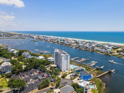 /international/us/1080-saint-joseph-street-carolina-beach-nc-110106494577/