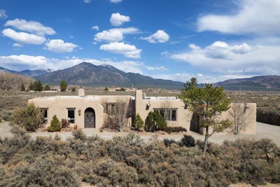 /international/us/7-north-mesa-el-prado-nm-110098466601/?lang=en