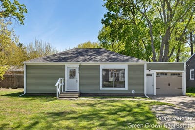 /international/us/157-1st-avenue-norton-shores-mi-110108068232/
