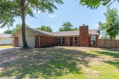 /international/us/2908-riverbend-dr-fort-smith-ar-110108552566/