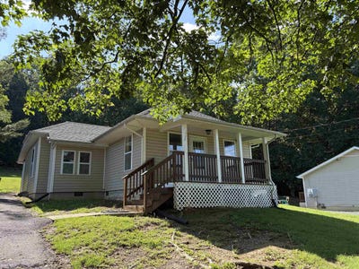 /international/us/1733-springhill-rd-staunton-va-110108362032/