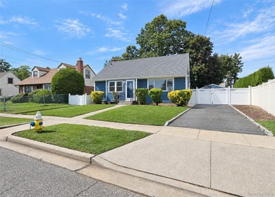 /international/us/678-clinton-avenue-uniondale-ny-110119958057/