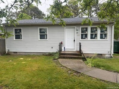 /international/us/849-walker-avenue-bellport-ny-110108193431/