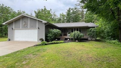 /international/us/10080-birch-hill-drive-atlanta-mi-110096309240/