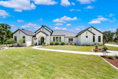 /international/us/273-vaquero-pass-boerne-tx-110108479346/