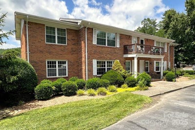 /international/us/35-capri-lane-hendersonville-nc-110100370424/