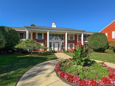 /international/us/19710-w-13-mile-road-beverly-hills-vlg-mi-110106916506/