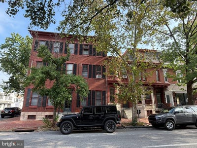 /international/us/11-e-airy-street-norristown-pa-110110239528/