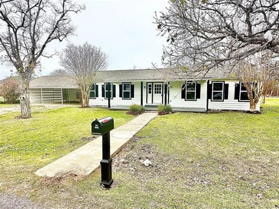 /international/us/731-s-gilbert-street-edna-tx-110096826260/