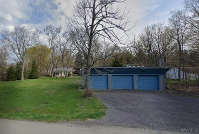 /international/us/718-beach-avenue-evans-ny-110100979876/