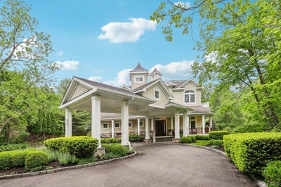 /international/us/5-mill-road-lloyd-harbor-ny-110108365275/
