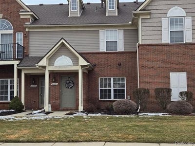 /international/us/20024-hidden-oaks-drive-brownstown-twp-mi-110097850474/