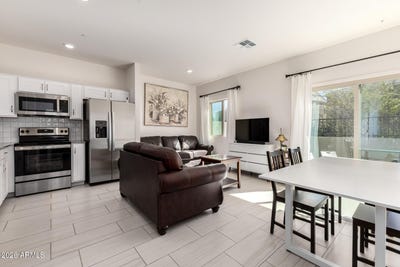/international/us/2257-w-echo-lane-phoenix-az-110106241964/
