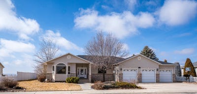 /international/us/1135-w-park-ridge-dr-s-roosevelt-ut-110104404697/