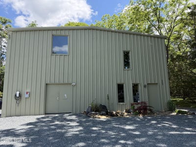 /international/us/133-w-vermont-avenue-southern-pines-nc-110108296249/