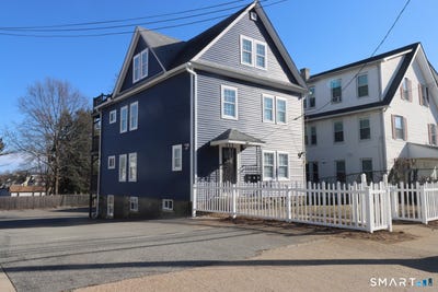 /international/us/198-montauk-avenue-new-london-ct-110108998755/