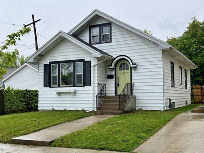/international/us/1024-monroe-ave-racine-wi-110099882842/
