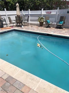 /international/us/106-hibiscus-drive-fort-myers-beach-fl-110101452631/?lang=id