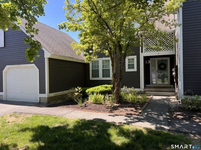 /international/us/2-fairmount-lane-granby-ct-110108771537/