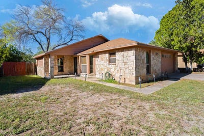 /international/us/1018-fort-clark-brackettville-tx-110109862207/