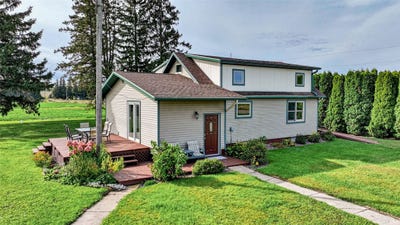 /international/us/2071-11-1-2-street-cumberland-wi-110120040564/