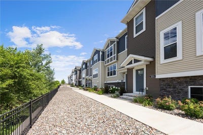 /international/us/2223-gateway-curve-north-saint-paul-mn-110100995811/