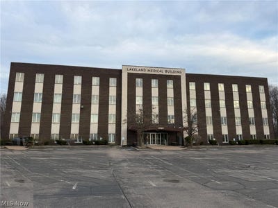 /international/us/25701-lakeland-boulevard-euclid-oh-110106819559/
