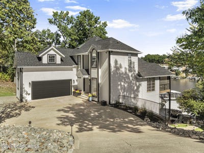 /international/us/18-valencia-drive-lake-ozark-mo-110120154851/