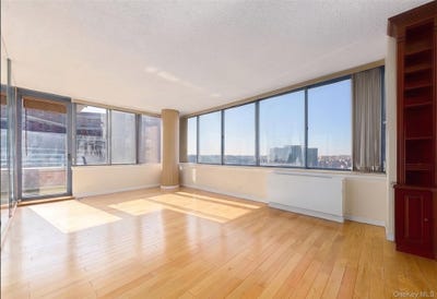 /international/us/62-54-97th-place-rego-park-ny-110109945344/