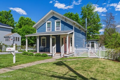 /international/us/36-division-street-ballston-spa-ny-110108033877/