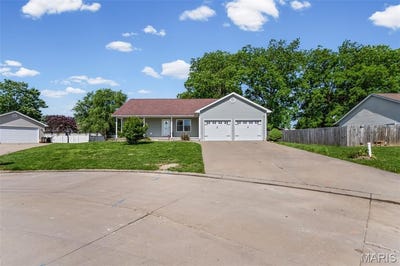 /international/us/902-lillian-court-jerseyville-il-110108303331/