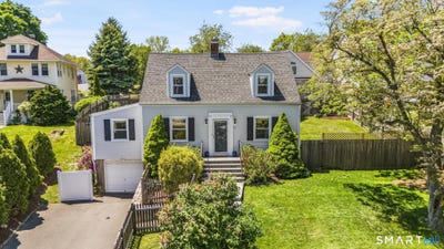 /international/us/77-round-hill-road-fairfield-ct-110108208976/