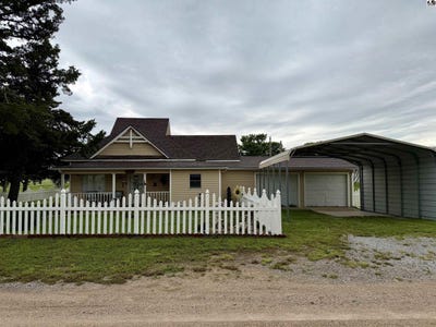 /international/us/305-n-lincoln-st-cunningham-ks-110108877622/