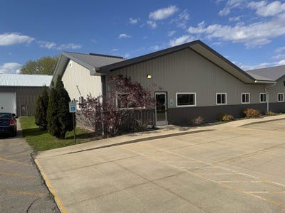/international/us/3978-state-road-21-oshkosh-wi-110107953590/