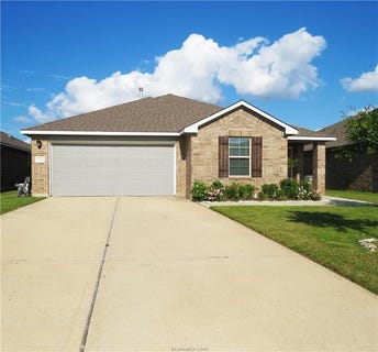 /international/us/2419-divot-lane-navasota-tx-110108253497/