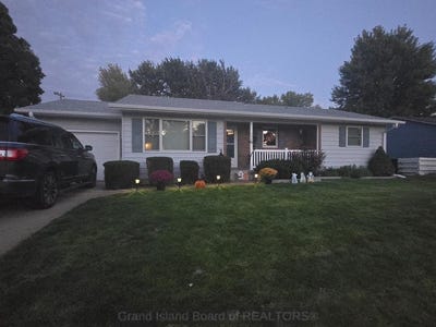 /international/us/1254-apache-ave-hastings-ne-110108384192/
